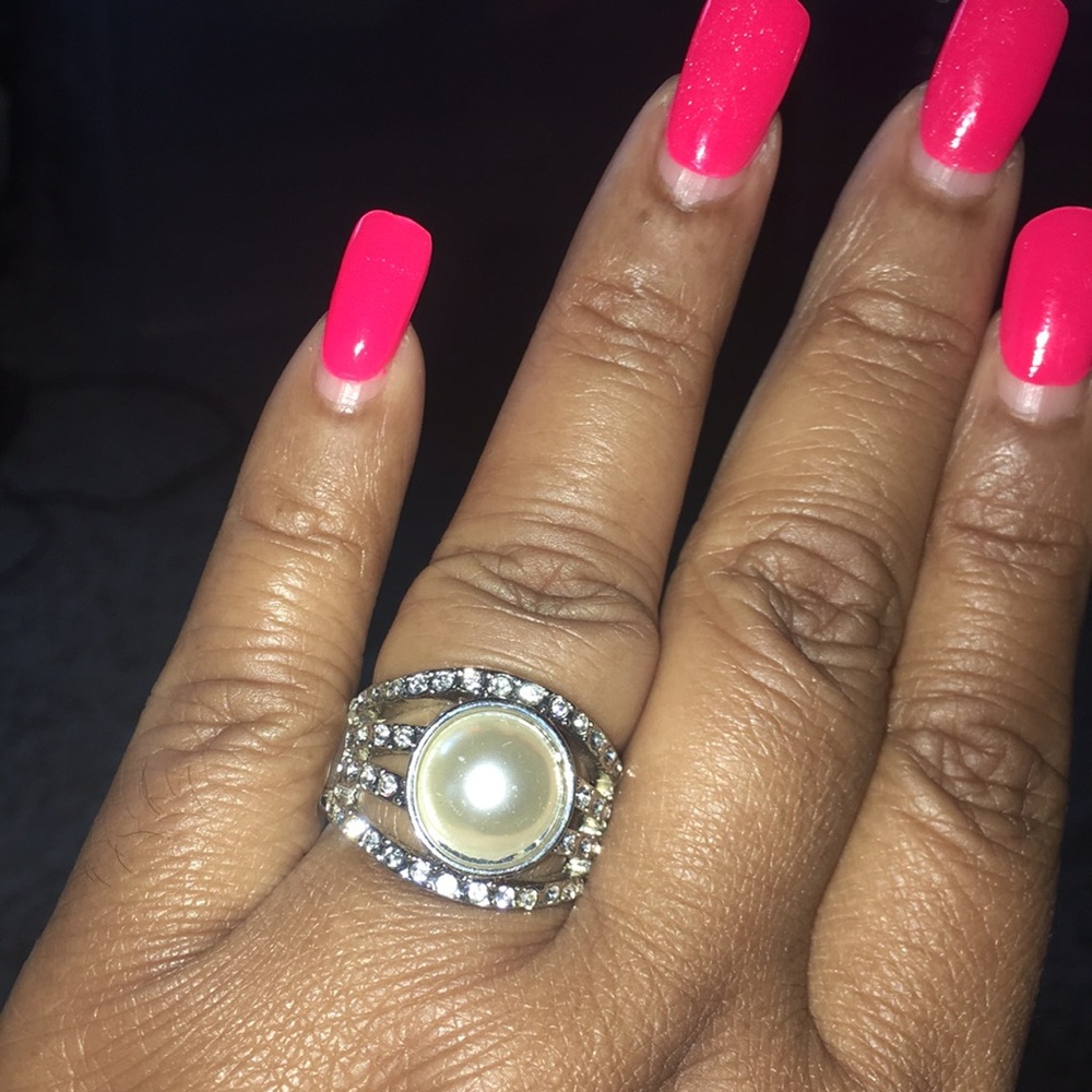 Beautiful Stretchy Pearl Ring